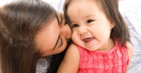 Estudo indica que ‘beijinho para sarar’ cura de verdade. Será?