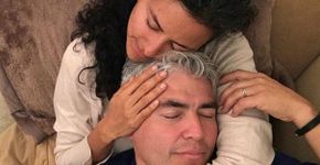 Em troca de afeto, abraçadora ganha R$ 5 mil por semana