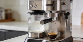 O que significa água dura e como ela está destruindo sua cafeteira de luxo?