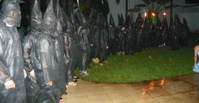 Alunos de medicina da Unesp usam roupa da Ku Klux Klan para receber calouros
