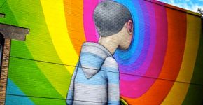 Artista cria grafites pelo mundo inspirados no universo infantil