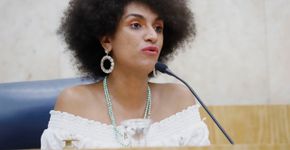 Mulher intersexo, negra, travesti, HIV positiva e CoVereadora de São Paulo