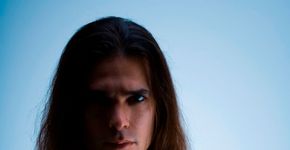Guitarrista Kiko Loureiro ministra workshop no Souza Lima