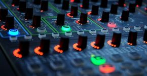 Aula gratuita para quem quer ser DJ