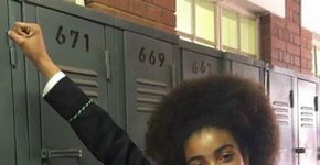 Na África do Sul, meninas lutam contra proibição do black power