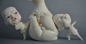Conheça a obra do artista que para o tempo com argila e cerâmica