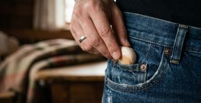Carregar um dente de alho no bolso da calça: para que serve e por que algumas pessoas recomendam