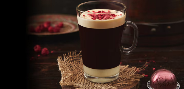Berry Coffee: aprenda a fazer um bebida de café com suspiro e morango