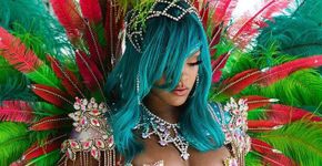 Detalhe em foto de Rihanna chama atenção da web: Photoshop?