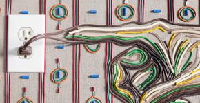 Artista colombiano cria série com restos de eletrônicos