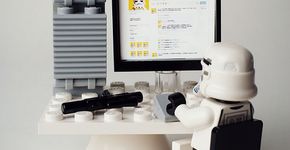 Fotógrafo remonta cenas clássicas com bonecos Lego