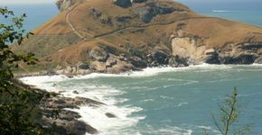 Trilha baratinha leva à Praia do Perigoso e Pedra da Tartaruga