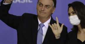 Bolsonaro confessa que chora no banheiro