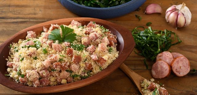 Farofa de bacon com calabresa para você experimentar