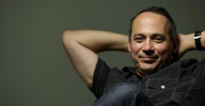 SP Escola de Teatro promove bate-papo online com o diretor Ivam Cabral
