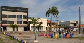 Moradores de bairro em Fortaleza transformam lixão em praça