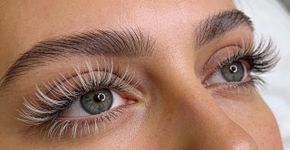 Extensão de cílios x lash lifting qual agride menos os fios?