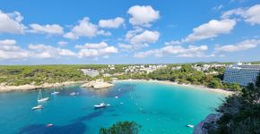 Descubra os melhores meses para visitar Menorca