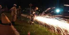 Corpo é encontrado em decomposição dentro de um poste em Goiânia