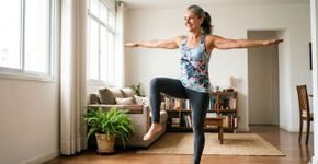 Levantar pesos é bom, mas existe um exercício de ginástica melhor para melhorar o equilíbrio em pessoas com mais de 50 anos