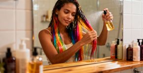 4 benefícios do vinagre de maçã em cabelos coloridos