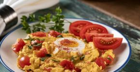 Além da omelete: 5 receitas proteicas com ovo para o almoço
