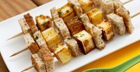 Saiba como preparar aperitivo brasileiro de queijo coalho