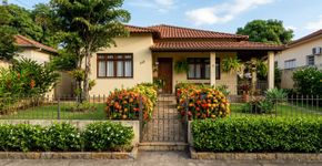 3 tipos de árvores para “jardim da frente” que realçam a beleza e o verde durante todo o ano.