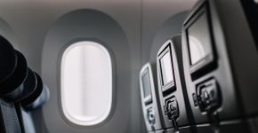 Esse é o lado do avião onde você deve escolher sentar