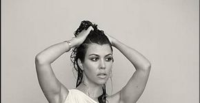 Grávida de seu terceiro filho, Kourtney Kardashian, posa nua para revista