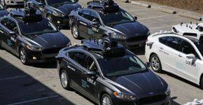 Uber lança serviço de carro sem motorista nos EUA