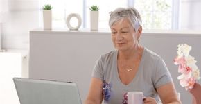 Agência contrata recepcionista com mais de 60 anos