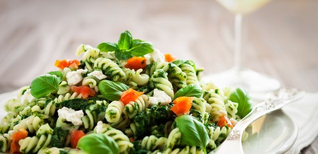 Macarrão ao pesto: bora fazer?