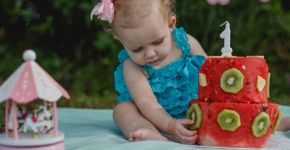 17 fotos de bolos de aniversário feitos de melancia