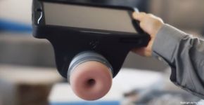 De abraços imaginários até transar com seu iPad: a solidão na era virtual