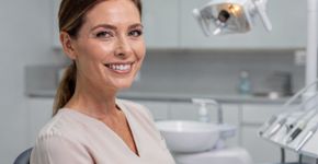 Quanto custa colocar lente de contato dental e o que pesa no preço?