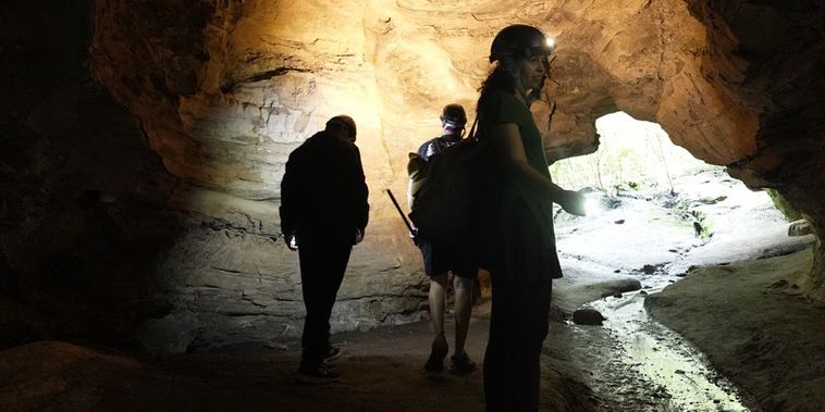 Featured main: Ibitipoca revela grutas de quartzito entre trilhas, cachoeiras e mirantes