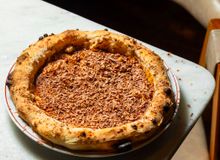 Featured side: La Braciera transforma Tiramisù em pizza e aposta em nova carta de drinks autorais