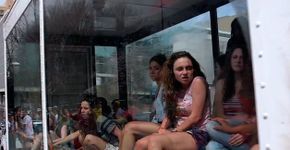 Outdoor ambulante pede fim do tráfico de mulheres