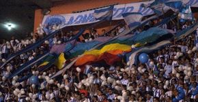 Clube é denunciado por homofobia após briga entre torcidas