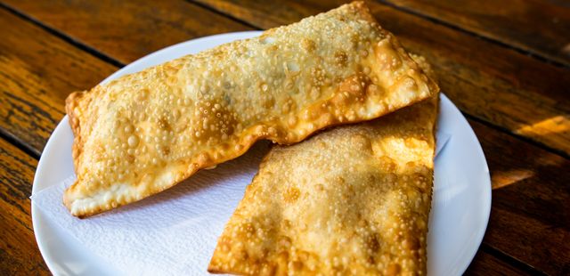 Massa de pastel de feira para você conseguir fazer na sua própria casa