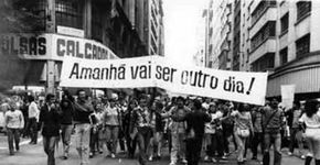 Quer intervenção militar? Que tal um curso de história antes?