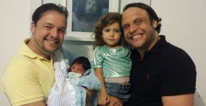 Casal dá grande passo na luta pelos direitos LGBT e conquista direito à licença-maternidade