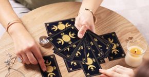 Tarot do dia: previsão para os 12 signos em 15/02/2026