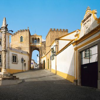 Featured mobile: As cidades amuralhadas do Alentejo que ajudam a entender Portugal