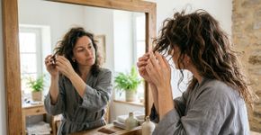 3 misturinhas caseiras para salvar o cabelo quando ele acorda armado, amassado ou sem definição