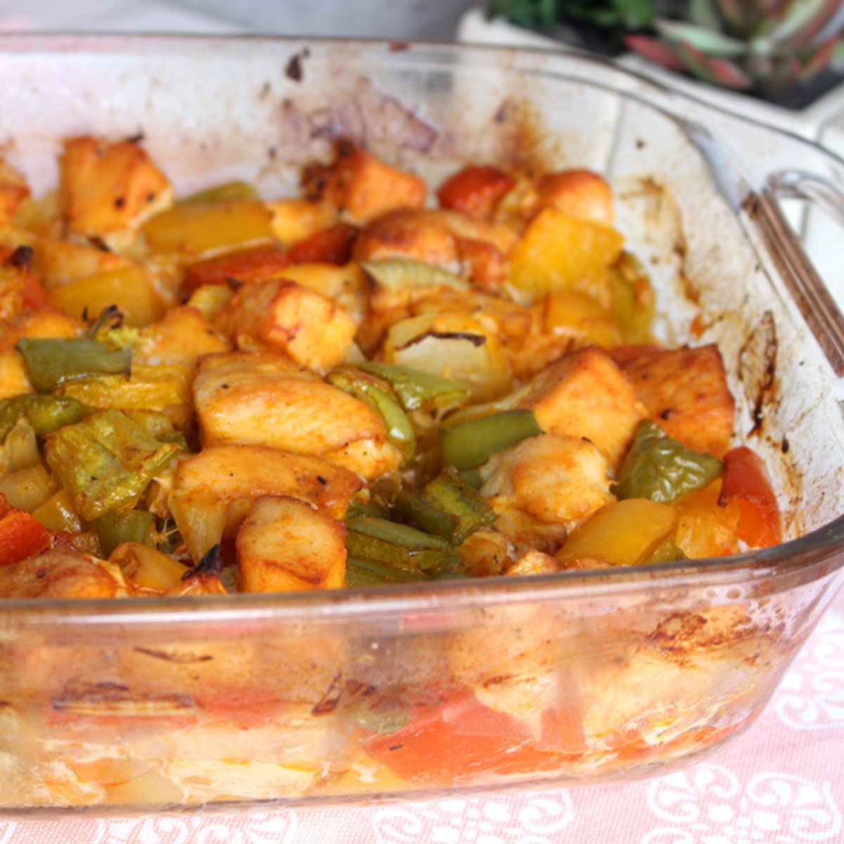 Frango assado com pimentões; receita para fazer e congelar