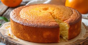 Tem laranja em casa? Aprenda a fazer esse bolo fofinho de liquidificador para o lanche da tarde