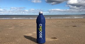 Garrafa biodegradável é alternativa a embalagens PET poluentes