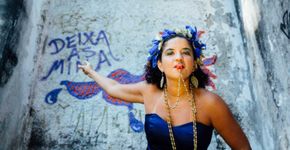 Thais Bezerra, de mestre de bateria da Lapa à Califórnia